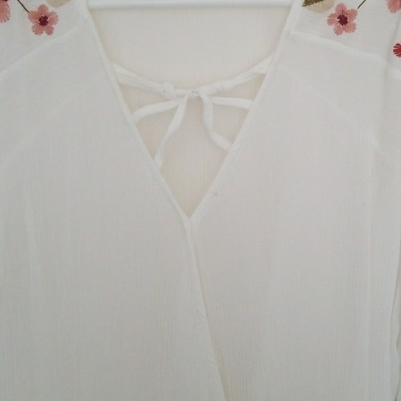 Top. - Picture 3 of 4